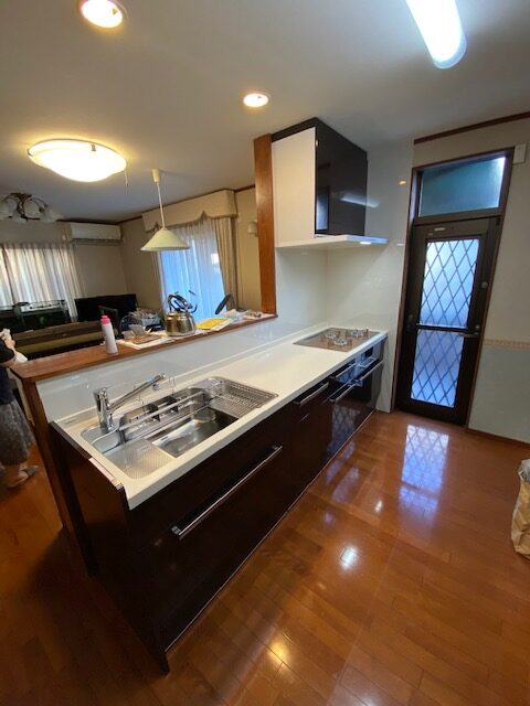 戸建て　住みながらのキッチン取替